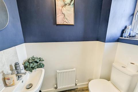 60 Airfield Way, Weldon, Corby, NN17 3LX