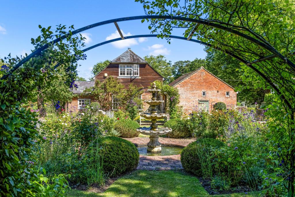 Detached Cottage