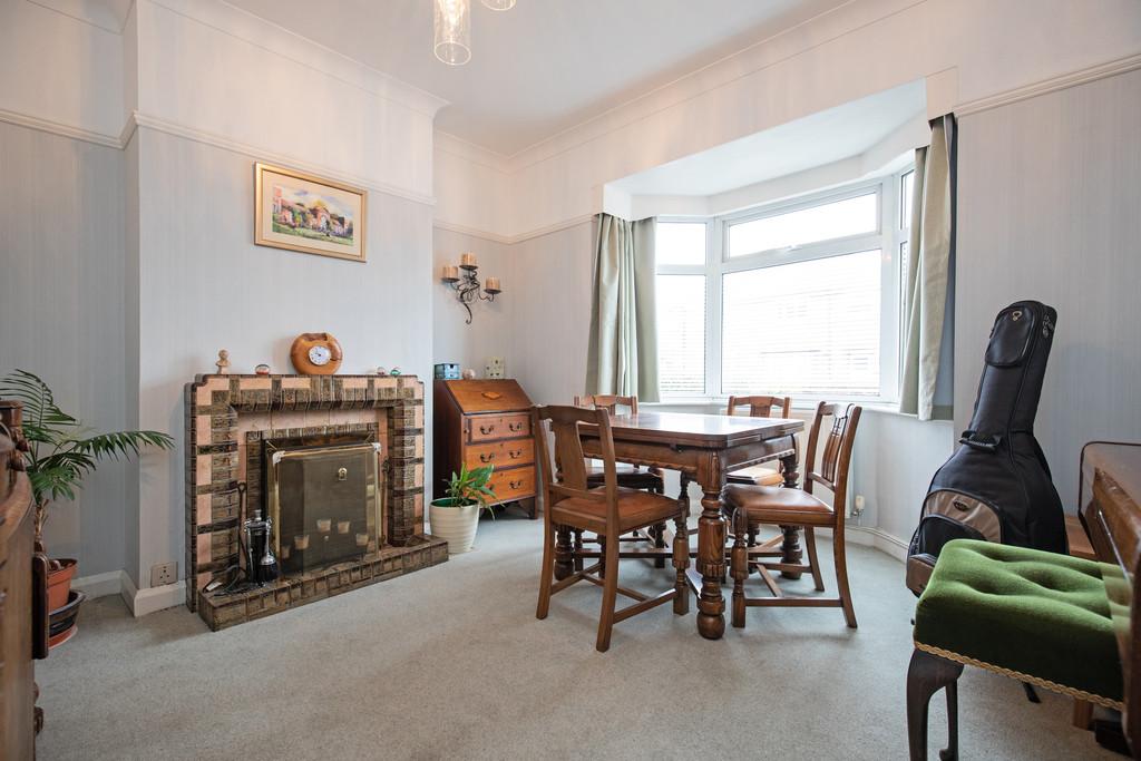 34 Slater Ave - 002