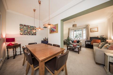 Flat 2, Down House, 22 Broadwater Down, Tunbridge Wells, TN2 5NR