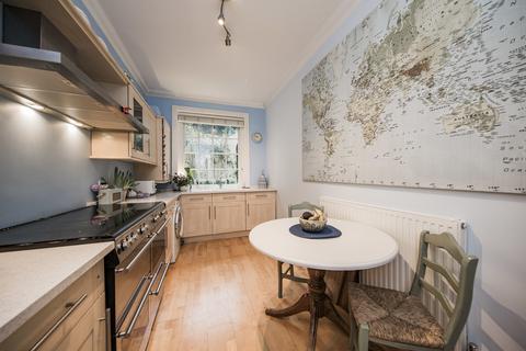 Flat 2, Down House, 22 Broadwater Down, Tunbridge Wells, TN2 5NR