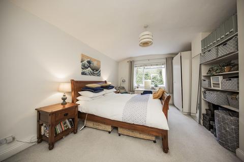 Flat 2, Down House, 22 Broadwater Down, Tunbridge Wells, TN2 5NR