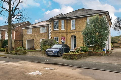 1 bedroom ground floor flat for sale, Wales Avenue, Carshalton