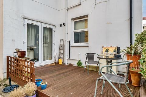 1 bedroom ground floor flat for sale, Wales Avenue, Carshalton