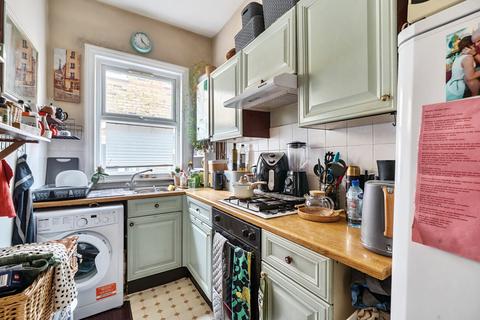 1 bedroom ground floor flat for sale, Wales Avenue, Carshalton
