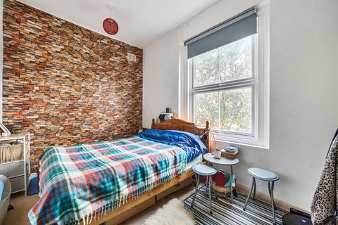 1 bedroom ground floor flat for sale, Wales Avenue, Carshalton