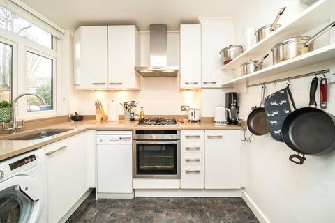 2 bedroom flat to rent, Corfton Road, London W5