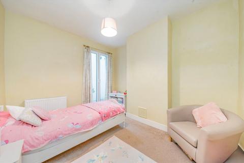 2 bedroom flat for sale, Cowper Road, London SW19