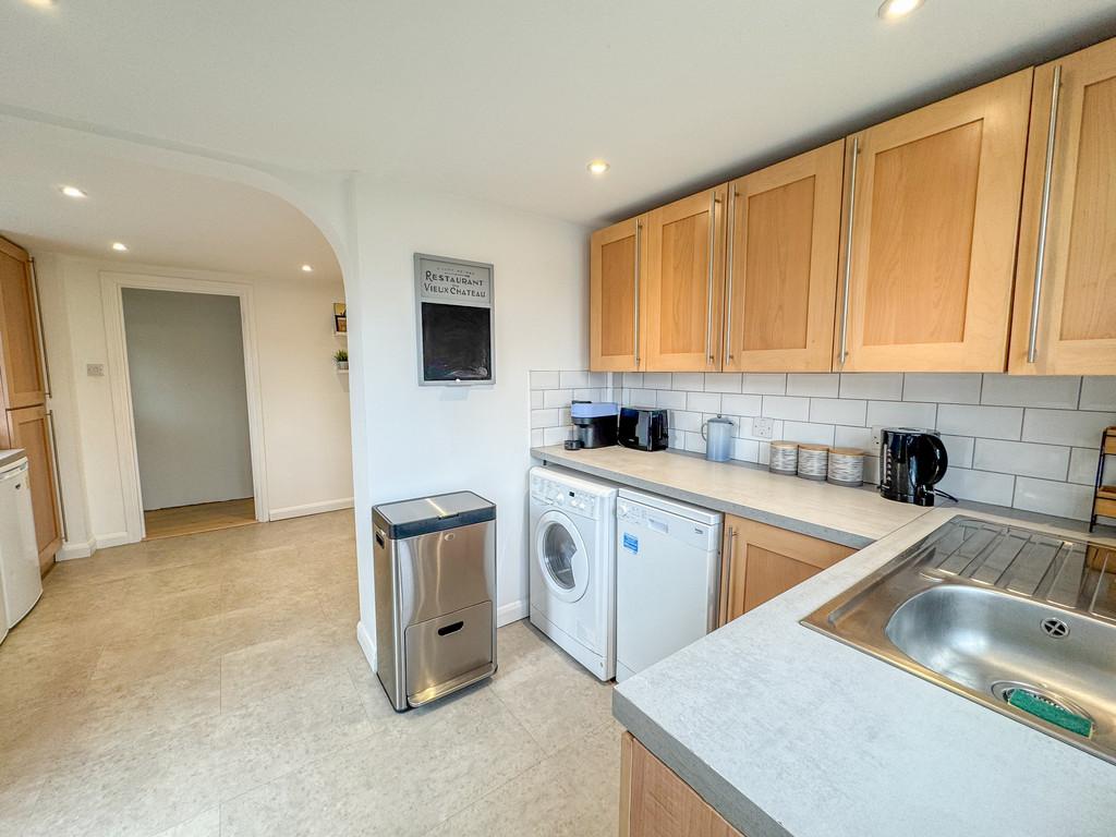 Kitchen area 1