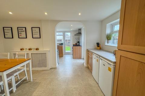 10 Cornhill Avenue, Hockley, SS5 5BZ