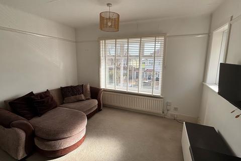 2 bedroom apartment to rent, Sunnylands Avenue