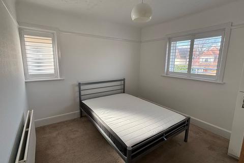 2 bedroom apartment to rent, Sunnylands Avenue