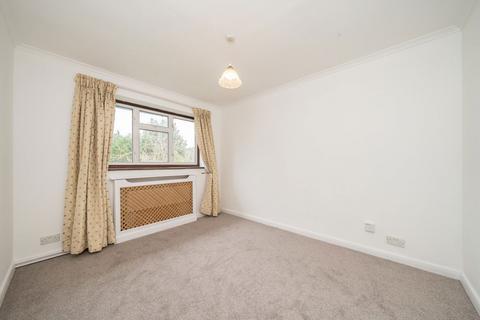 2 bedroom flat to rent, Crown Road, Twickenham TW1