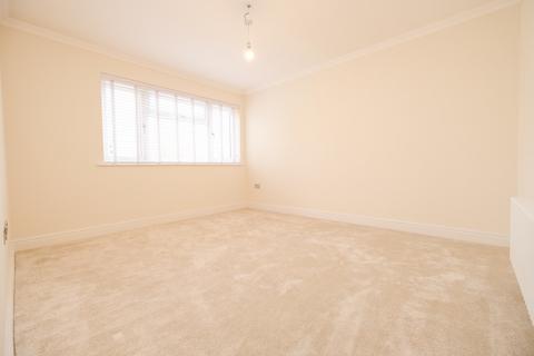 18 Renton Drive, Orpington, BR5 4HH