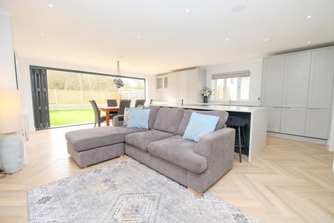 18 Renton Drive, Orpington, BR5 4HH