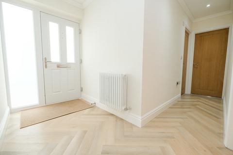 18 Renton Drive, Orpington, BR5 4HH
