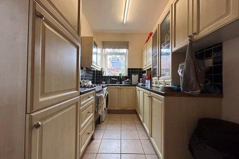 5 bedroom house to rent, Portland Road, Nottingham NG15