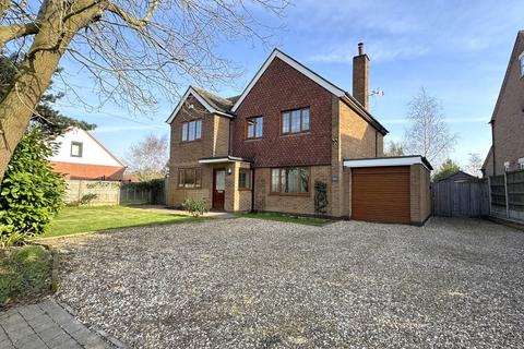 4 bedroom detached house for sale, Melton Road, Long Clawson