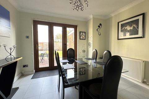 4 bedroom detached house for sale, Melton Road, Long Clawson