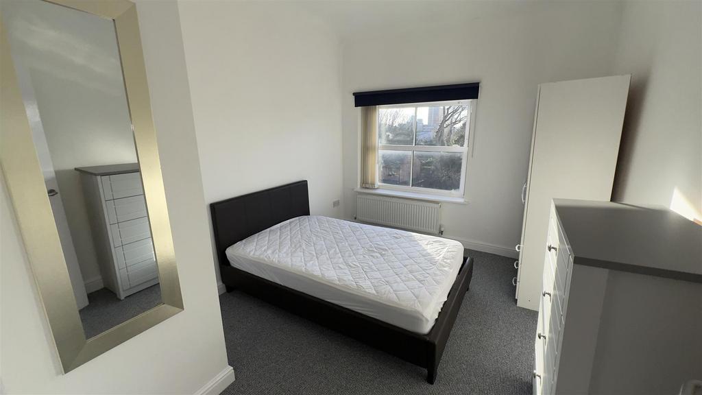 Bedroom 01.jpeg