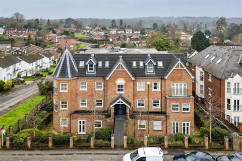 3 bedroom penthouse for sale, The Oaks, Paddockhall Road, Haywards Heath