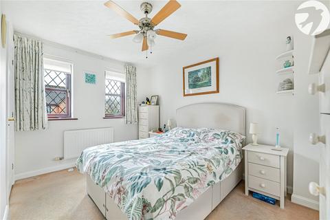 6 Redding Close, Dartford, DA2 6NB