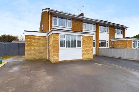 8 Bush Hay, Churchdown, Gloucester, GL3 2QR