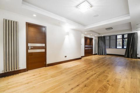 4 bedroom semi-detached house to rent, Hankins Lane, London