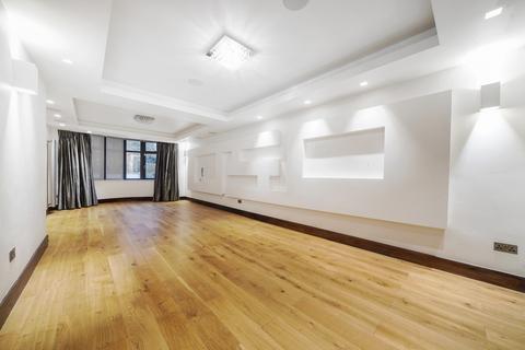 4 bedroom semi-detached house to rent, Hankins Lane, London