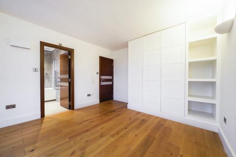 4 bedroom semi-detached house to rent, Hankins Lane, London