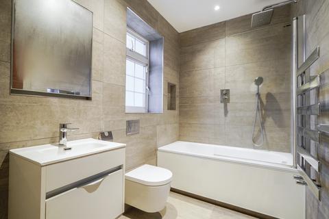 4 bedroom semi-detached house to rent, Hankins Lane, London