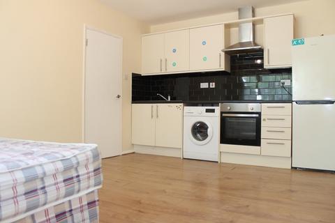 2 bedroom ground floor maisonette to rent, Locket Road, Harrow