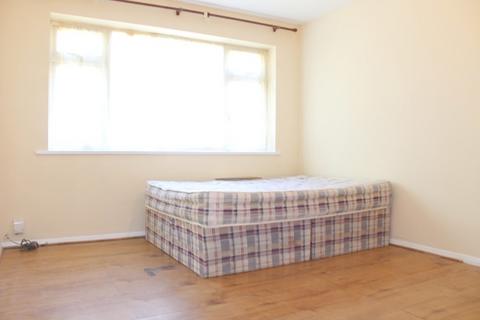 2 bedroom ground floor maisonette to rent, Locket Road, Harrow