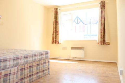 2 bedroom ground floor maisonette to rent, Locket Road, Harrow