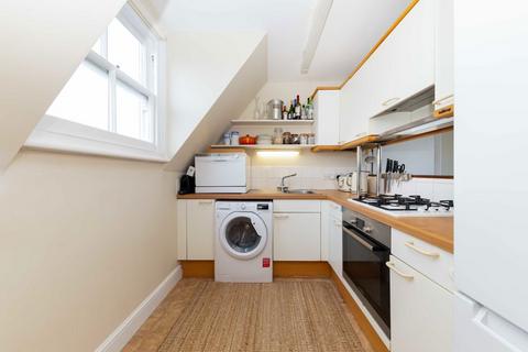 2 bedroom flat to rent, Chalcot Road, London NW1