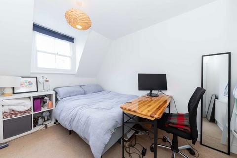 2 bedroom flat to rent, Chalcot Road, London NW1