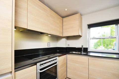 2 bedroom flat to rent, Albury Road, Guildford, GU1