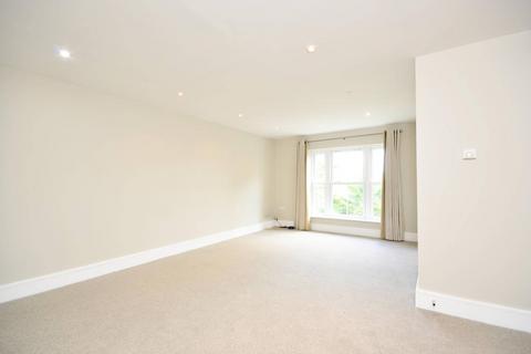 2 bedroom flat to rent, Albury Road, Guildford, GU1