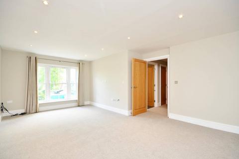 2 bedroom flat to rent, Albury Road, Guildford, GU1