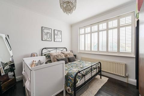 2 bedroom maisonette for sale, Lambourne Gardens, Chingford, London, E4