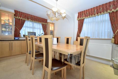 18 Baslow Road, Leicester, LE5 5HD