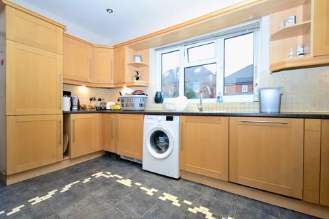 18 Baslow Road, Leicester, LE5 5HD
