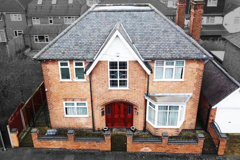 18 Baslow Road, Leicester, LE5 5HD