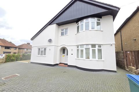 6 bedroom detached house to rent, The Coppice, Watford, WD19