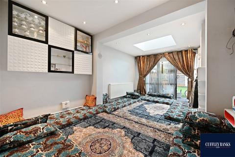 2 bedroom maisonette for sale, Tavistock Road, Perivale, Middlesex, UB6