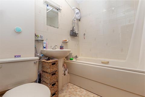 1 bedroom flat for sale, Byfield Rise, Worcester