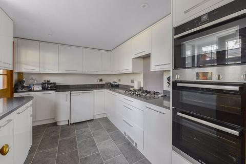 31 Church Fields, West Malling, ME19 6RJ