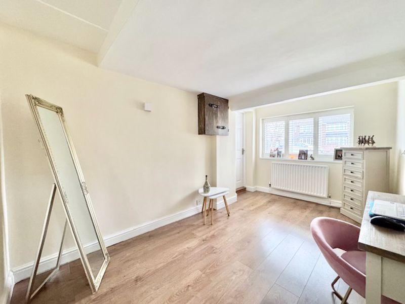 Bedroom 4 / Snug