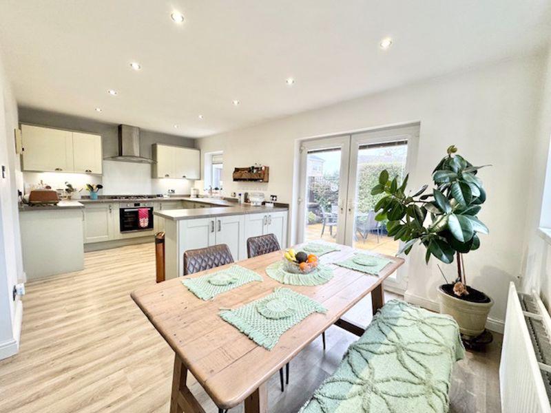 Kitchen diner