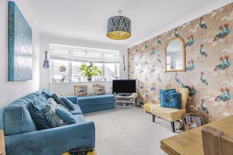 2 bedroom flat for sale, Basing Drive, Bexley